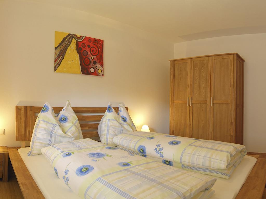 Ferienwohnung Bergblick フィルツモース 部屋 写真