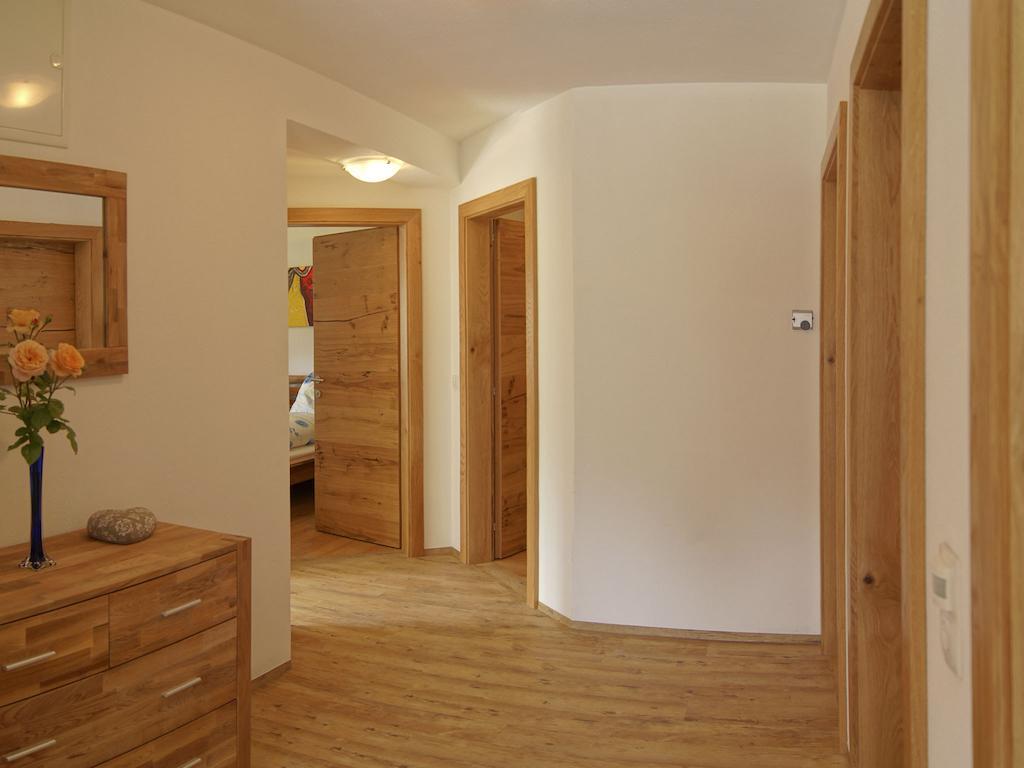 Ferienwohnung Bergblick フィルツモース 部屋 写真